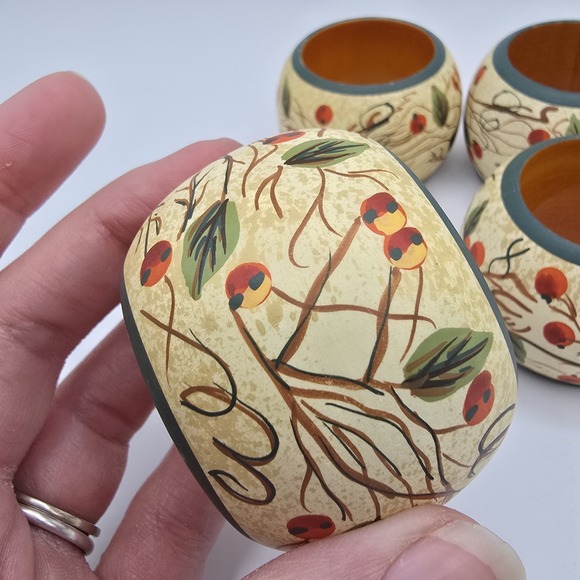 Napkin Rings Wood Hand Painted Fruit Berries and Vines Leaves set of 4 - Picture 3 of 7